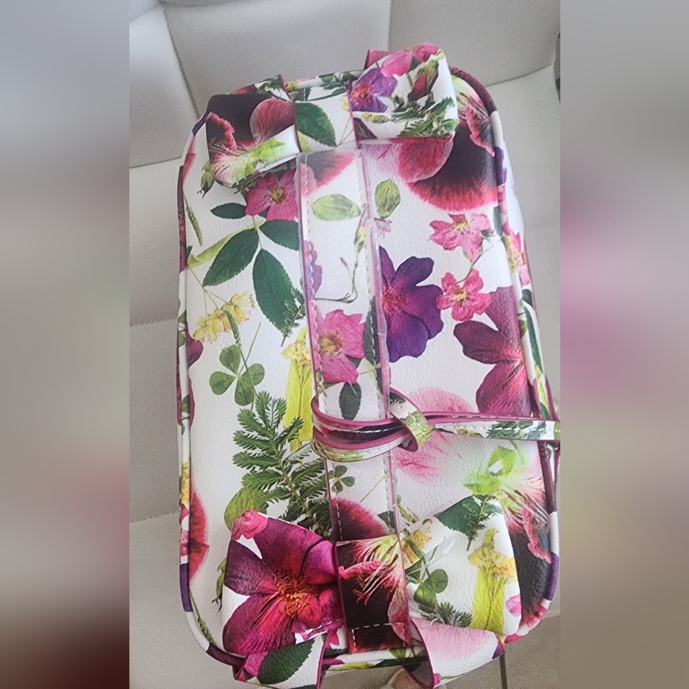 Betsey Johnson Floral‎ Women's Bag - Picture 3 of 9